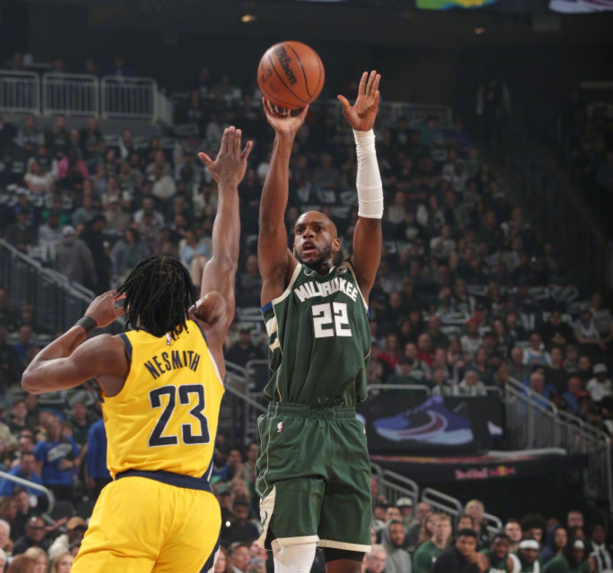 关于密尔沃基雄鹿发布备战花絮，国际比赛日门线救险，NBA季后赛任务艰巨，球队文化再被提及的信息