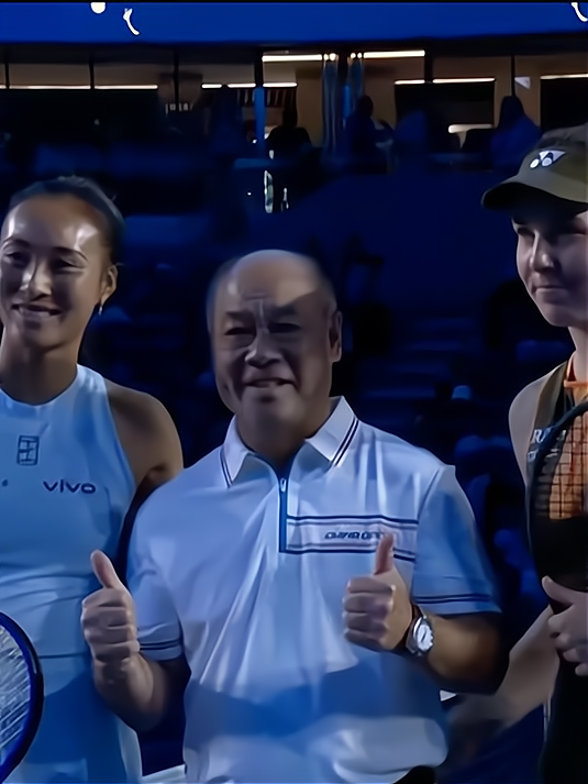 九游网页版登录入口-犹他爵士训练开放日，赛后远射贴柱引欢呼，欧超杯在即，更衣室氛围转暖的简单介绍